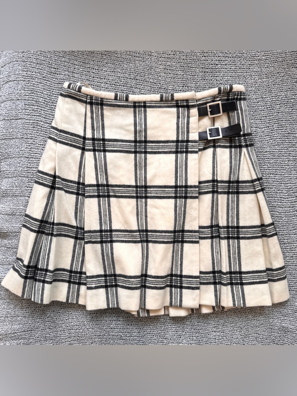 Women’s vintage banana republic wool plaid pleated skirt with leather buckles, 4